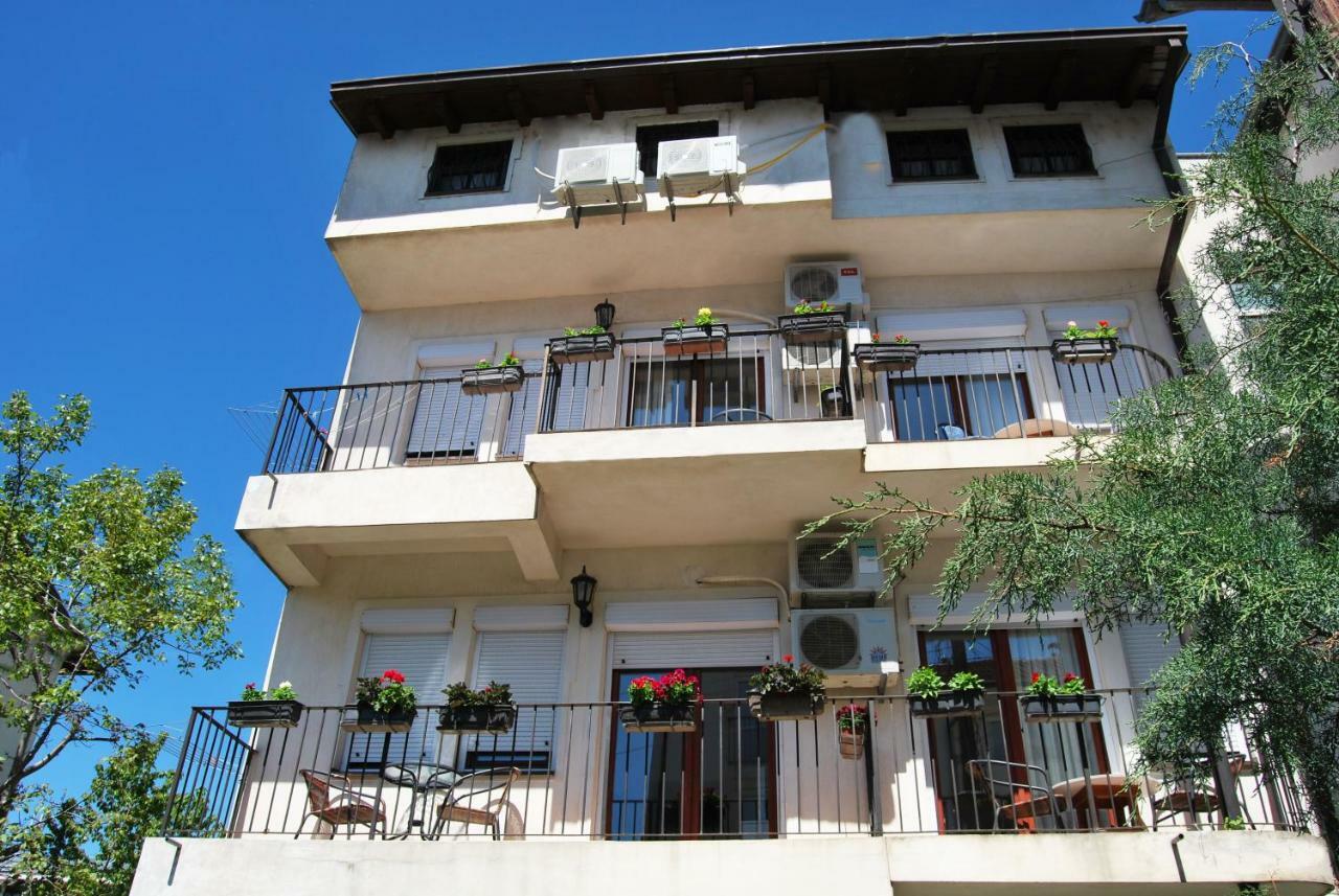 Vila Delfin Hotel Ohrid Exterior photo